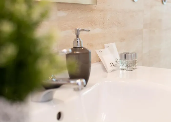 Train Station - Self Check-in בולוניה