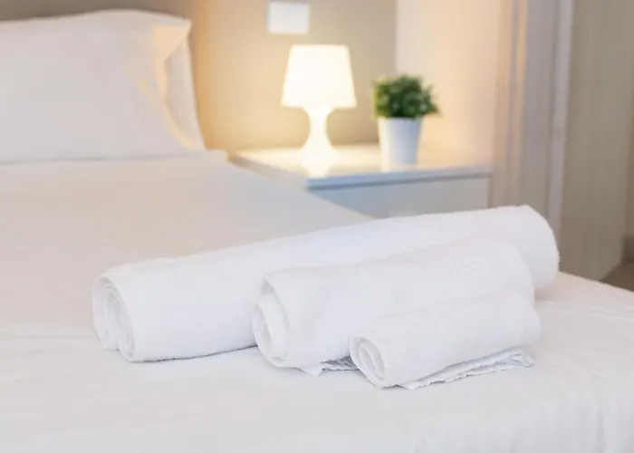 Apartment Train Station - Self Check-in