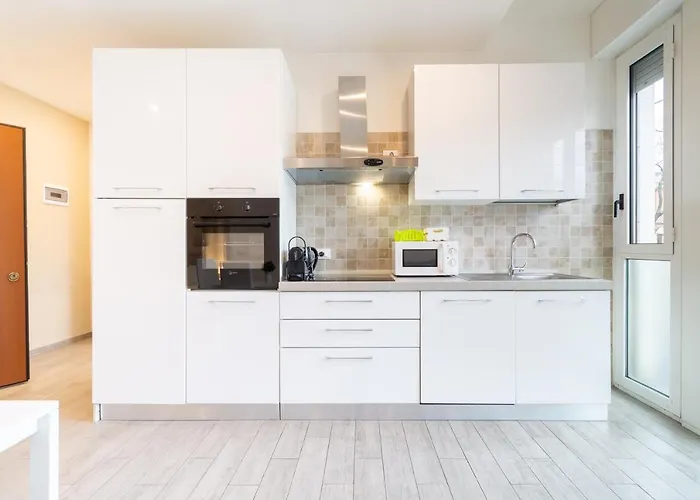 Apartment Train Station - Self Check-in